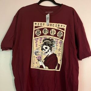 Maroon graphic T-shirt